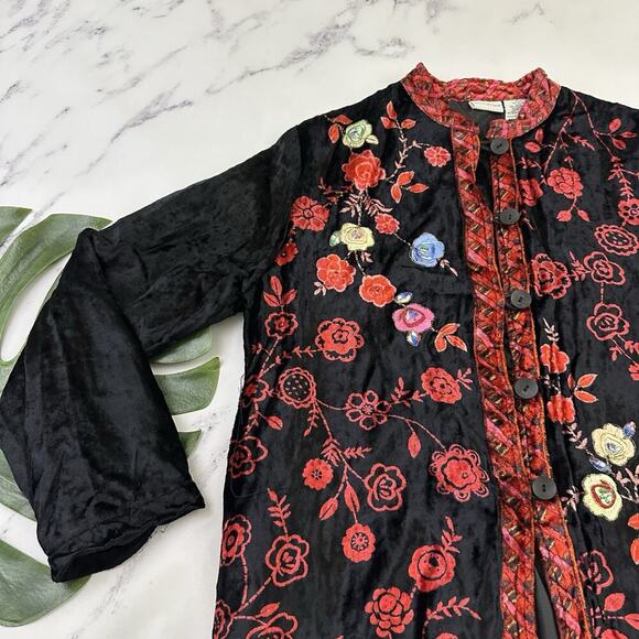 White Stag Vintage Y2k Velvet Jacket Size M Black Red Floral Embroidered - Picture 4 of 11